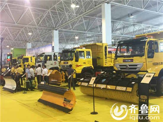 參展企業(yè)展出環(huán)衛(wèi)新設(shè)備