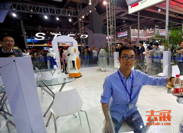 上海工業(yè)展“機器人”區(qū)異?；鸨咝录夹g(shù)(圖1)