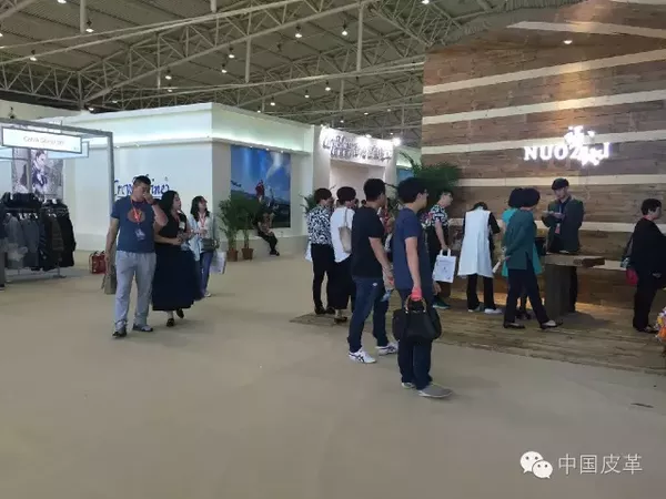2016北京國(guó)際皮草時(shí)裝展 皮草行業(yè)注入正能量(圖5) 2016北京國(guó)際皮草時(shí)裝展 皮草行業(yè)注入正能量(圖5)