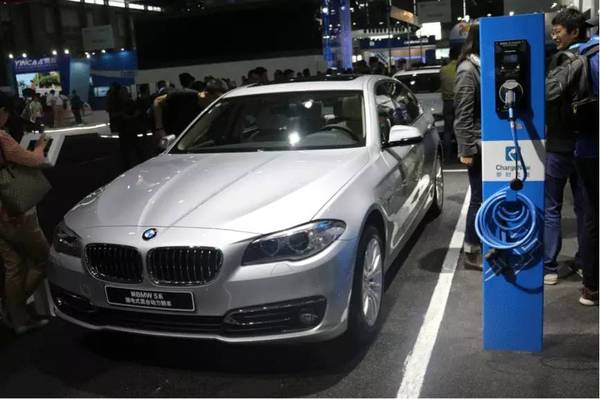 2016亞洲CES展BMW電力十足！(圖9)