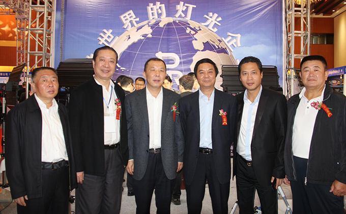 2016全國(guó)電視燈光美術(shù)設(shè)備展珠江燈光LED亮相(圖2) 2016全國(guó)電視燈光美術(shù)設(shè)備展珠江燈光LED亮相(圖2)