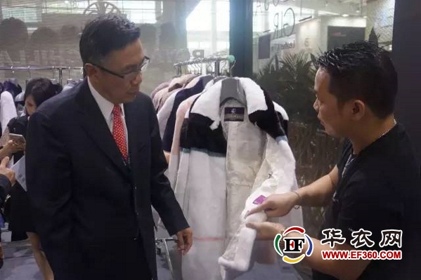 2016北京國(guó)際皮草時(shí)裝展盛大開(kāi)幕(圖8) 2016北京國(guó)際皮草時(shí)裝展盛大開(kāi)幕(圖8)