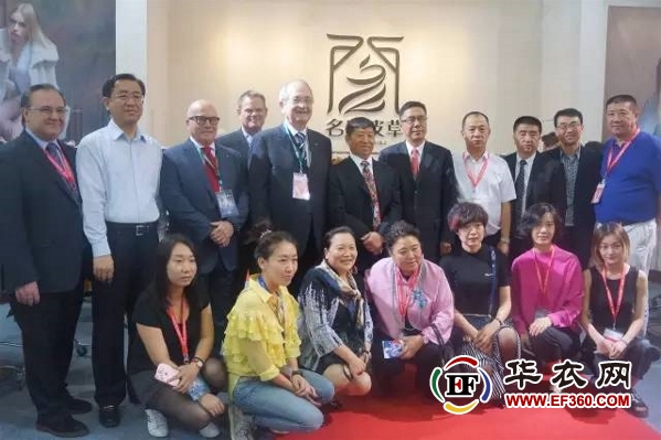 2016北京國(guó)際皮草時(shí)裝展盛大開(kāi)幕(圖6) 2016北京國(guó)際皮草時(shí)裝展盛大開(kāi)幕(圖6)