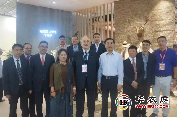 2016北京國(guó)際皮草時(shí)裝展盛大開(kāi)幕(圖7) 2016北京國(guó)際皮草時(shí)裝展盛大開(kāi)幕(圖7)