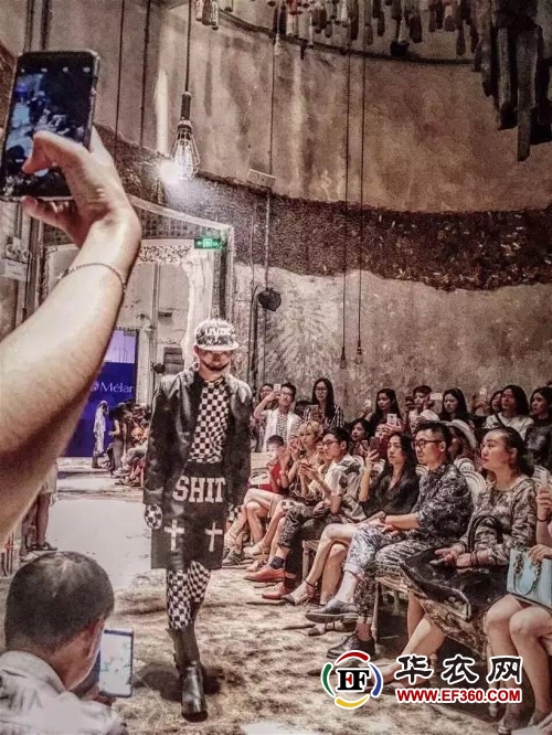 中國先鋒服飾視覺藝術(shù)展 熙然亮相(圖11) 中國先鋒服飾視覺藝術(shù)展 熙然亮相(圖11)