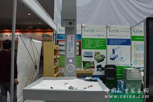 北京成均教育攜虛擬電子沙盤(pán)亮相沈陽(yáng)展(圖4) 北京成均教育攜虛擬電子沙盤(pán)亮相沈陽(yáng)展(圖4)