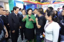 劉延?xùn)|參觀大唐網(wǎng)絡(luò)生態(tài)區(qū)展臺