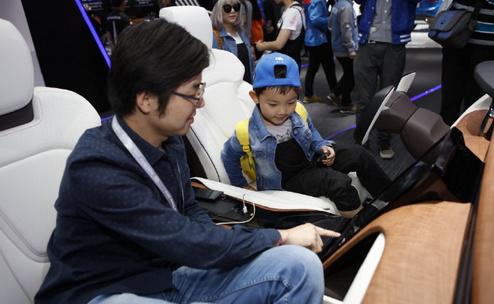 實(shí)力彰顯無(wú)遺 長(zhǎng)安汽車(chē)展臺(tái)驚喜連連(圖3) 實(shí)力彰顯無(wú)遺 長(zhǎng)安汽車(chē)展臺(tái)驚喜連連(圖3)