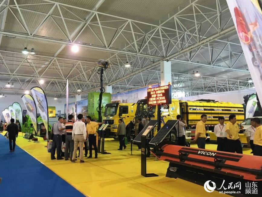 百余行業(yè)領(lǐng)軍企業(yè)參展 山東第九屆環(huán)衛(wèi)展(圖1) 山東第九屆環(huán)衛(wèi)展在臨沂召開 百余行業(yè)領(lǐng)軍企業(yè)參展
