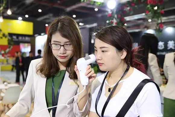 怎樣才能打造一張不一樣臉 博覽會那么多品牌(圖4) 怎樣才能打造一張不一樣臉 博覽會那么多品牌(圖4)