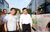 霧霾＂泥奏凱＂ 陜汽展新車型市長(zhǎng)也說(shuō)好