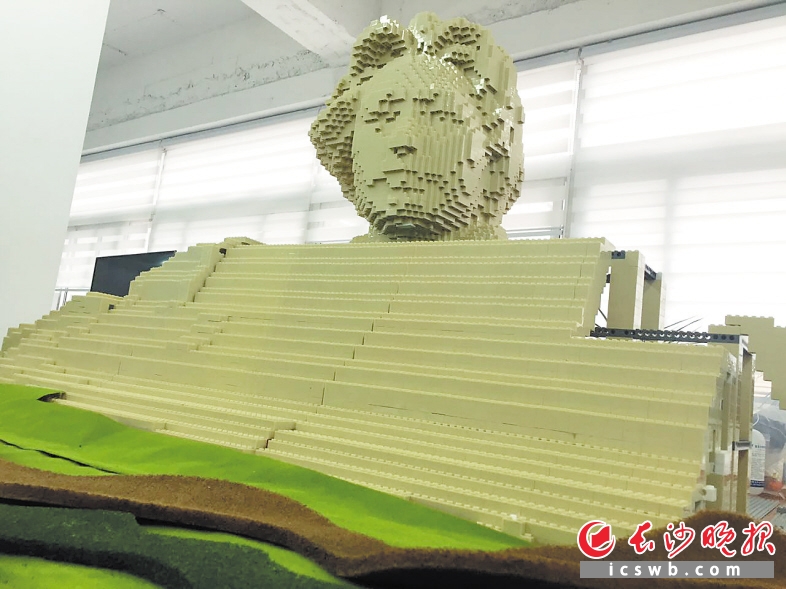 去長沙首屆魅力科技展和這些機器人開party(圖3) 去長沙首屆魅力科技展和這些機器人開party(圖3)