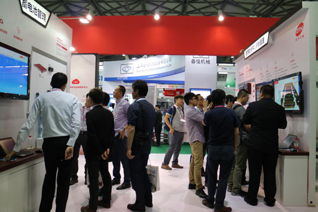 ZNV中興力維“維統(tǒng)管”展區(qū)