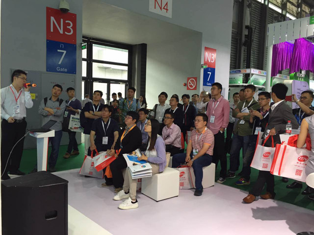 大屏主題演講區(qū)人氣火爆