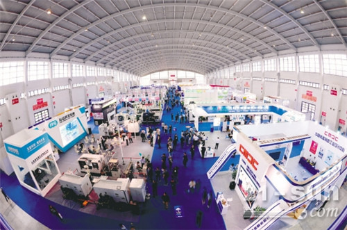          第十五屆中國國際裝備制造業(yè)博覽會在沈陽國際展覽中心舉行          