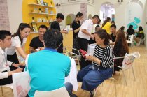 拉著消費(fèi)者一起“談戀愛”